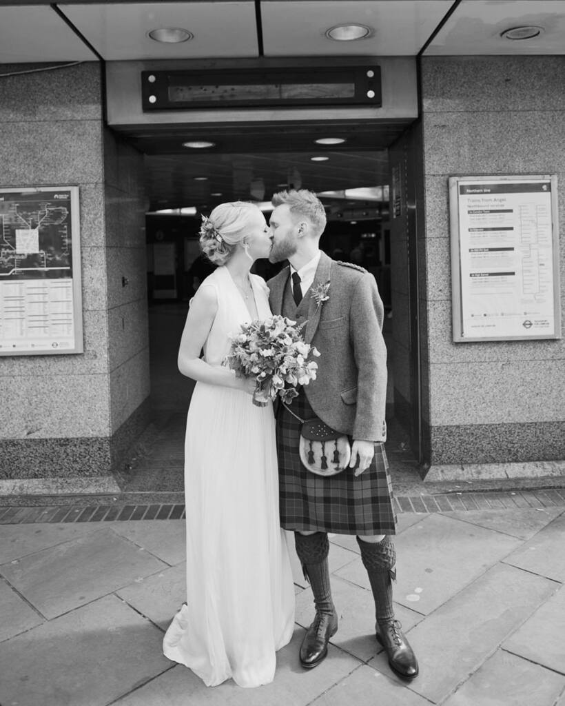 7 years married today 💕 (and this summer it will be 17 years together! 🤯) My business wouldn’t be what it is today without this guy.
.
Guess the tube station??
.
Also happy St George’s Day 🏴󠁧󠁢󠁥󠁮󠁧󠁿 And good luck to everyone running the London marathon tod… instagr.am/p/CrX5Co7MuZe/