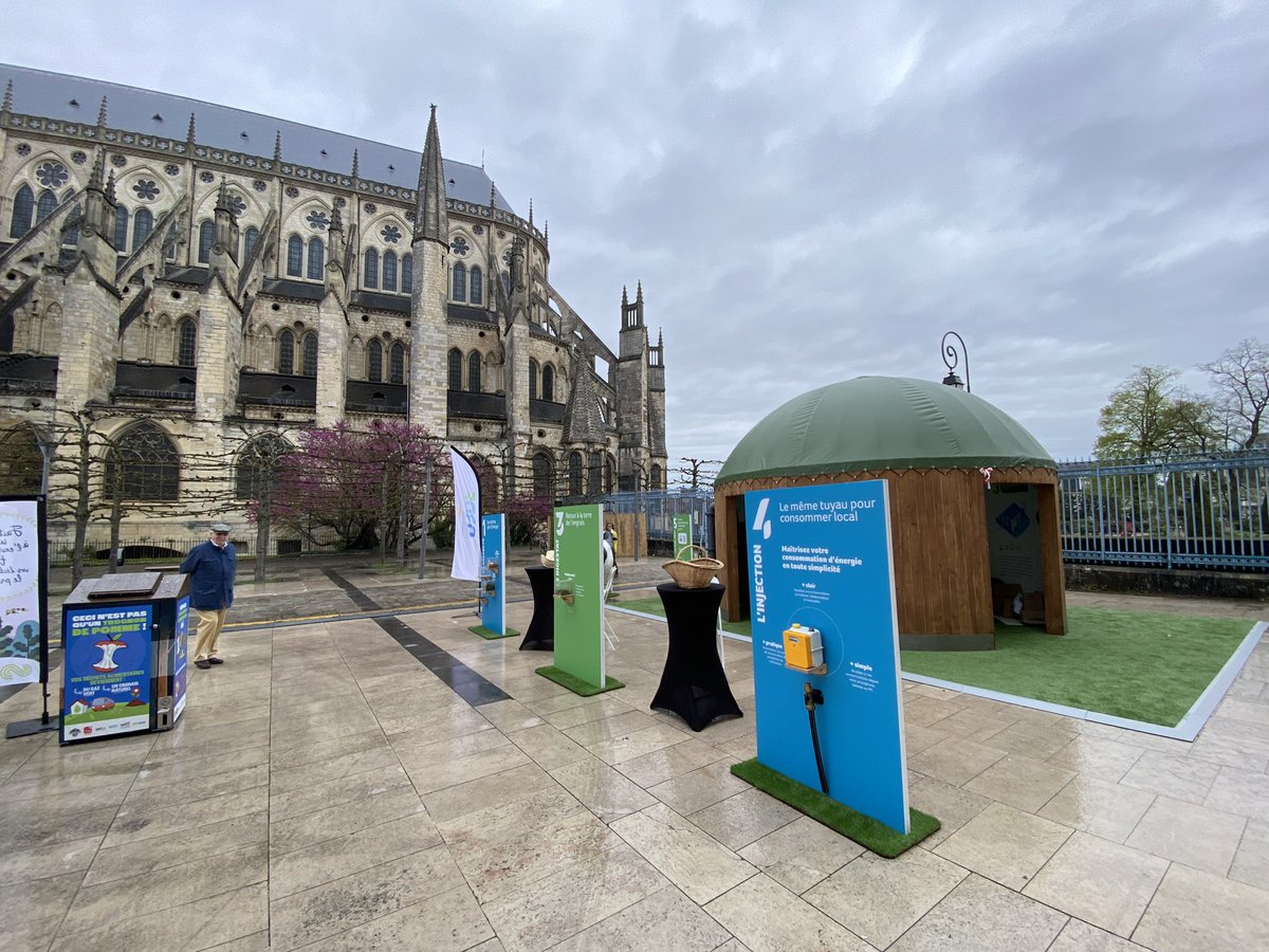 Dernière journée au #pdb23 !
N’hésitez pas à faire un petit arrêt sur notre stand #grdf pour échanger sur les #gazvert, une énergie locale, renouvelable et décarbonée qui représente déjà 12% de la consommation du Cher!
<a href="/KatellCh/">Katell Choquet</a> <a href="/GRDF/">GRDF</a>