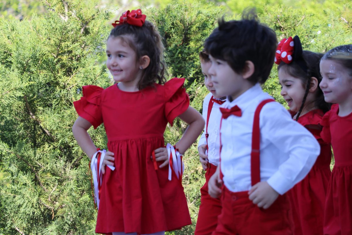 platinakademi's tweet photo. 23 Nisan Ulusal Egemenlik ve Çocuk Bayramımız kutlu, mutlu olsun… Sevgili çocuklarımızın yüzleri hep gülsün.. 😇❤️🇹🇷🇹🇷
.
.
#23nisan #23nisangösterisi #23nisanulusalegemenlikveçocukbayramı #kutluolsun #mutluolsun #platinakademi #platinkids #platinkidsakademi #platinakademiilkokul https://t.co/P9T2DYhiNI