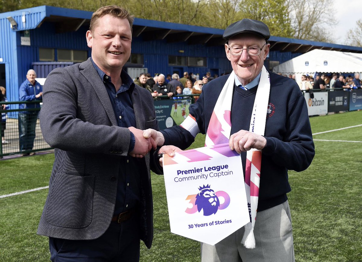 ©️ Yesterday, we made a special presentation to our Chairman Brian Cox.

His tireless work for OCFC &amp; the #Oxford community means that he’s our Community Captain, in celebration of the <a href="/premierleague/">Premier League</a>’s 30th anniversary.

Thank you Brian &amp; congratulations! 

#PL30 | #OCFC