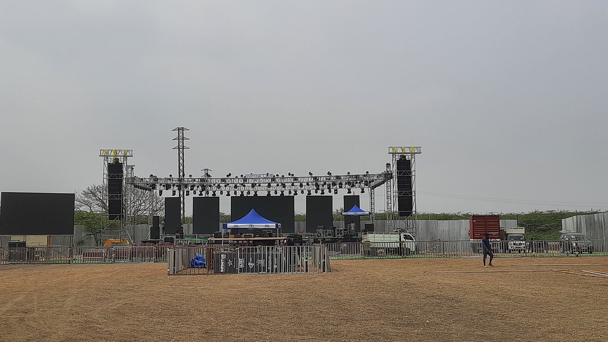 sai_shasank's tweet image. #SRMAP Infinitus Cultural fest  @ArmaanMalik22 live concert 7.00 Pm