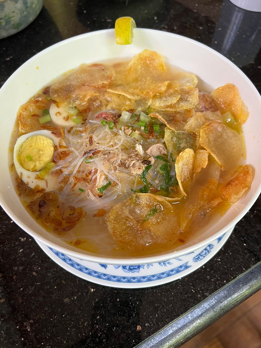 dienamom's tweet photo. Semangkok kebahagiaan #sotobanjar #Lebaran2023 https://t.co/jRk2Ud5hoi