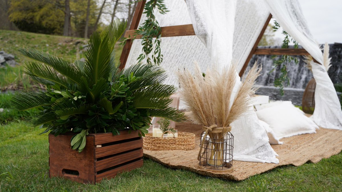 OhanaPicnics's tweet photo. We are swooning over this set up we did for the (Mommy &amp; Me) photoshoots with Natasha Luigui Photography. 

#ohana_picnics #designedbykamie https://t.co/PT1r4HnTqz