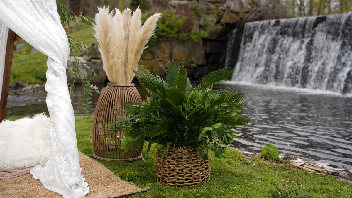 OhanaPicnics's tweet photo. We are swooning over this set up we did for the (Mommy &amp; Me) photoshoots with Natasha Luigui Photography. 

#ohana_picnics #designedbykamie https://t.co/PT1r4HnTqz