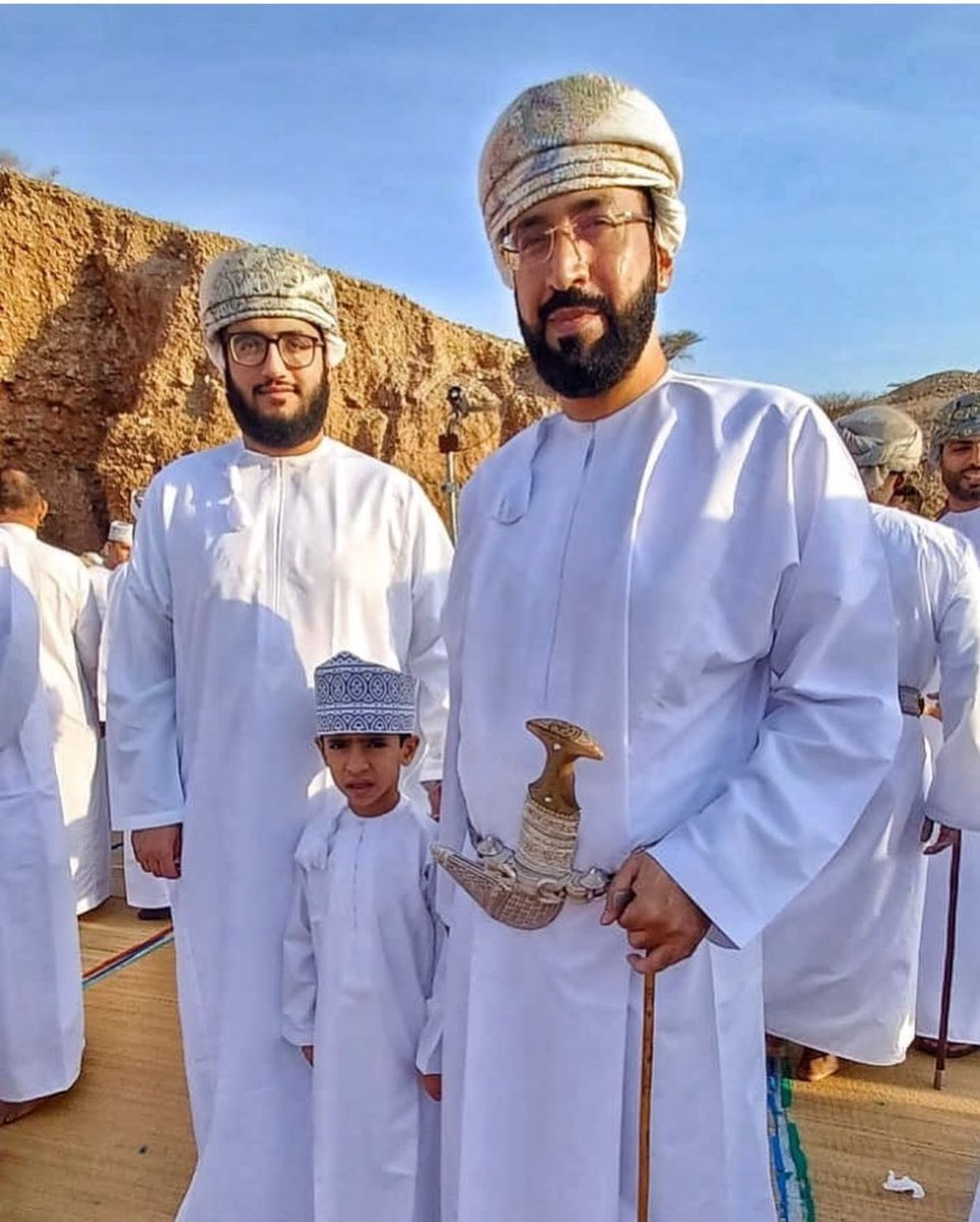 IssaAlsalti's tweet photo. شبابُ غلا يحيون تراث أجدادهم بشغف وحب وهمة، ويحفظون سيرة آبائهم وأجدادهم في مودة ووئام.
ويعبرون عن فرحة العيد السعيد ويقدمون أعذب التهاني لقائد مسيرة عُمان الظافرة جلالة السلطان هيثم بن طارق المعظم -حفظه الله ورعاه-.
وكل عام أنتم بخير.
@Ghalavillage @ghalateam_SC @GhalaTeam https://t.co/0Aln5zzGPw