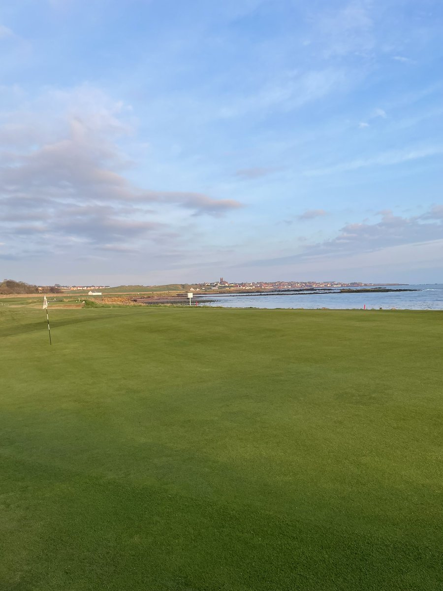 FraserDGC's tweet photo. Beautiful morning @dunbargolfclub 

Weekend shifts aren’t that bad! https://t.co/9yJOrVyvND