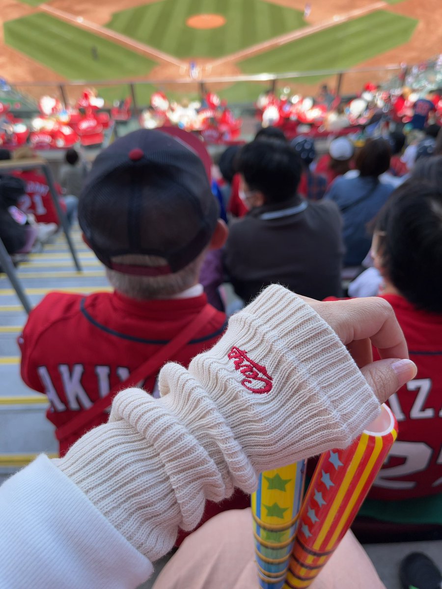 kutsu_hiroshima's tweet photo. 売り切れ中なんだけど
宣伝しとく🎏
カープ刺繍アームカバー😆
オシャレに紫外線対策✨

#4月29日再入荷予定 https://t.co/cbFFdcLIok