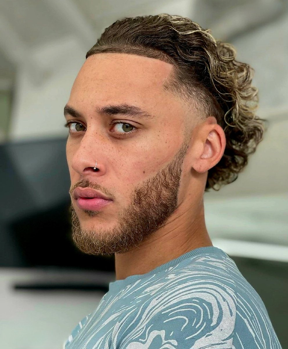 Happy Birthday <a href="/DelleileAnkrah_/">Delleile Ankrah</a> enjoy your day!! 🎉❤️