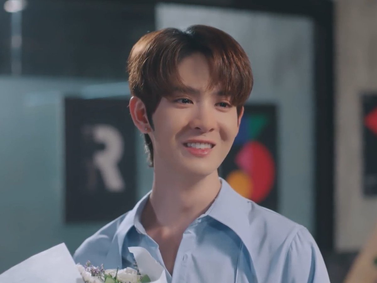 DaisyToDear's tweet photo. I've watched the final ep of the series. I would like to praise about their acting skill. I can see love in their eyes. In propose scene, tears in their eyes can say every words in their heart. Their chemistry is amazing.
#BedFriendFinalEP 
#NetJames #netsiraphop #JamesSu https://t.co/ZhtH0krUnM