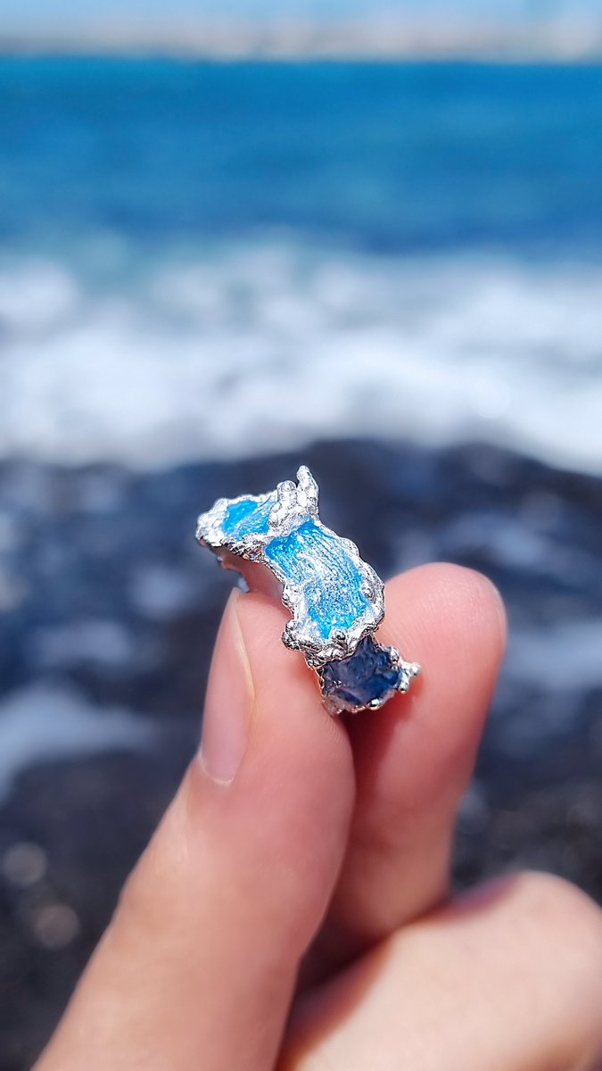 반짝반짝 지중해의 옅은 물색 새파란 대서양의 짙은 청색 당신의 심장에 스며든 푸른색은 어떤 바다인가요🐳🌊🌊, image size:675x1200