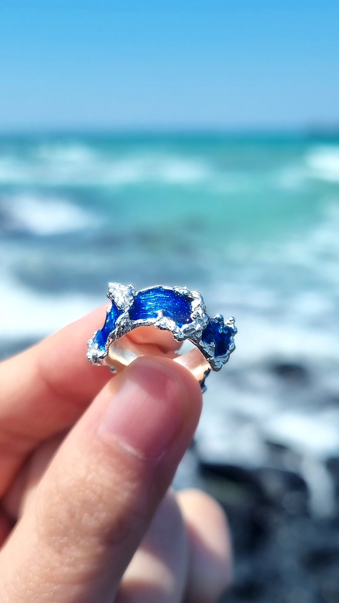 반짝반짝 지중해의 옅은 물색 새파란 대서양의 짙은 청색 당신의 심장에 스며든 푸른색은 어떤 바다인가요🐳🌊🌊, image size:675x1200