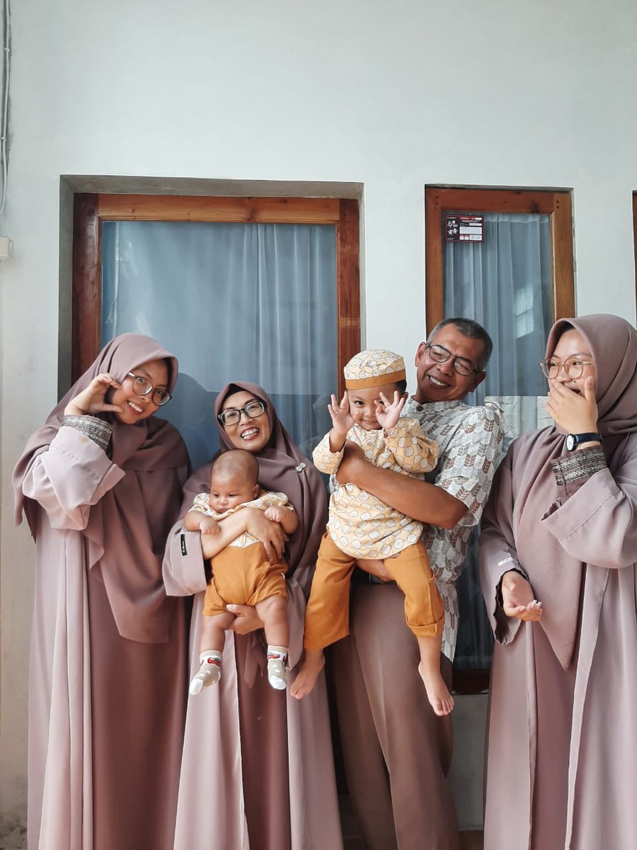 miazmiw's tweet photo. Jangan tanya kemana bapaknya anakanak aku, biasa tugas negara~ https://t.co/UE95Mm5Brv