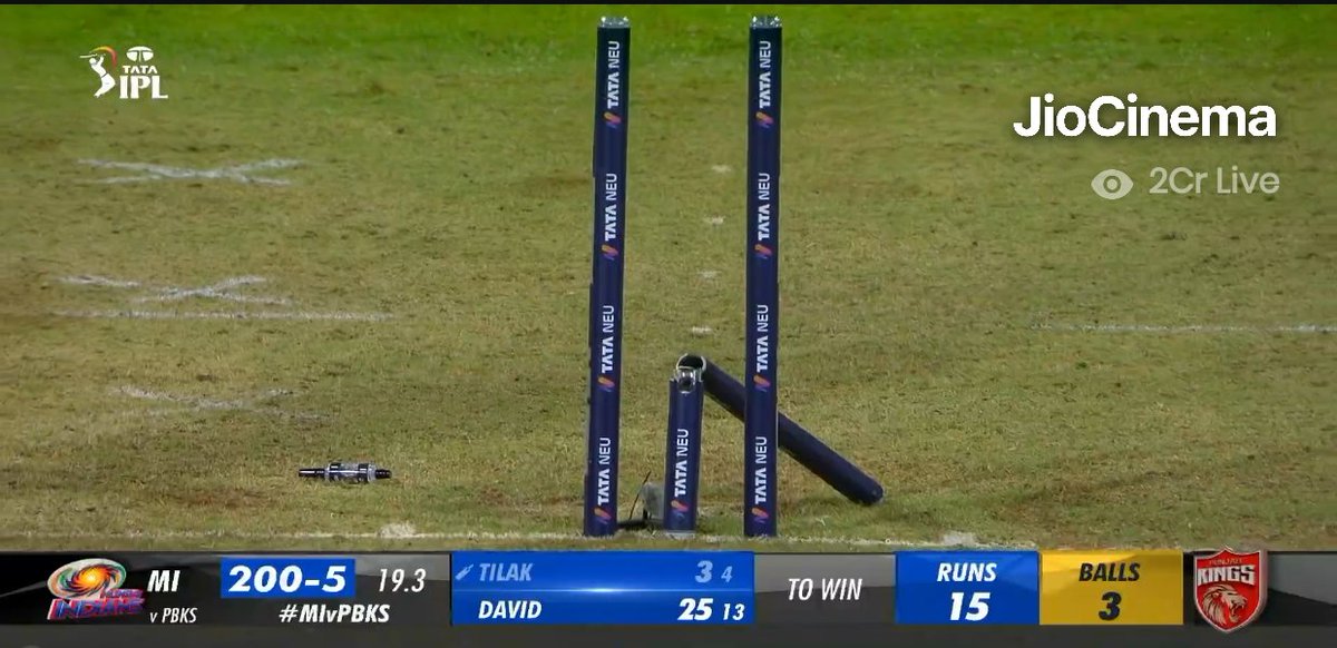 getfleekdotapp's tweet photo. 2Cr people watching Arshdeep Singh break the stumps and MI's chance of winning. 😜

What an extraordinary talent! 🔥

#IPL2O23 #Arshdeep #PBKSvsMI #MIvPBKS https://t.co/UpsTLW0lKp