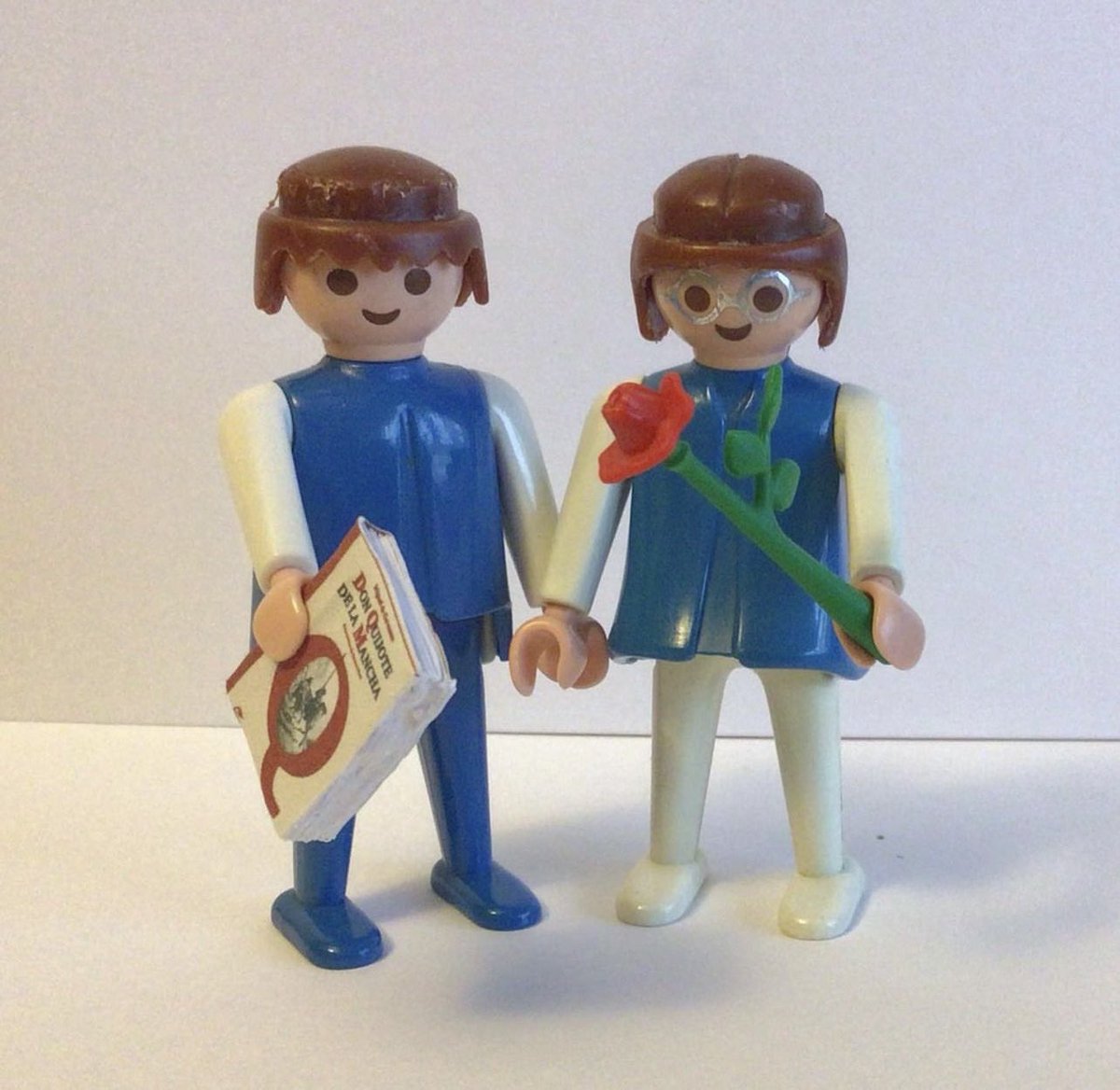 Feliç Sant Jordi
Feliz San Jorge

Día mundial del Libro
Día del libro y la Rosa en #Cataluña

#SantJordi #SanJorge

#DiaMundialDelLibro #DiaDelLibro

#playmobil #Click #playmobilspain #PlaymobilEspaña #playmobilmania #playmobilworld #playmobillovers