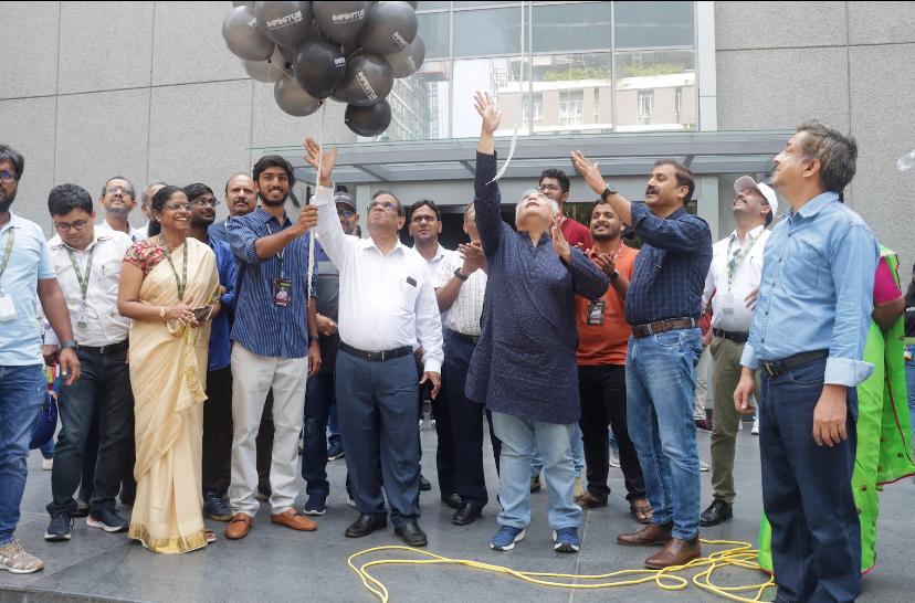 SRMUAP's tweet photo. #INFINITUS2023, the most anticipated #culturalfest of SRMites, kick-started with a balloon release on Saturday. The three-day grand fiesta aims to be a new face of #campus #celebrations by pulling a massive crowd, stunning stage performances and multiple enthralling activities! https://t.co/wjtLgkqpRO