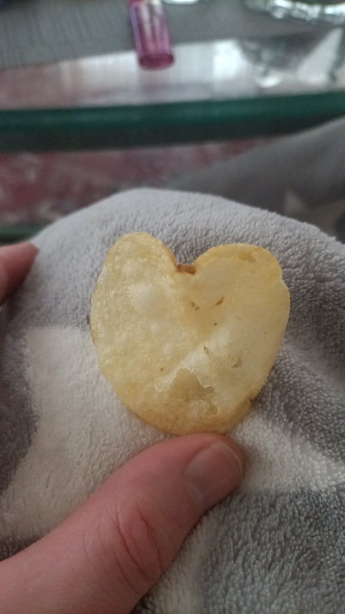 PeterGreenwoo16's tweet photo. @walkers_crisps #lovefromwalkers https://t.co/V9WBa2cRPj