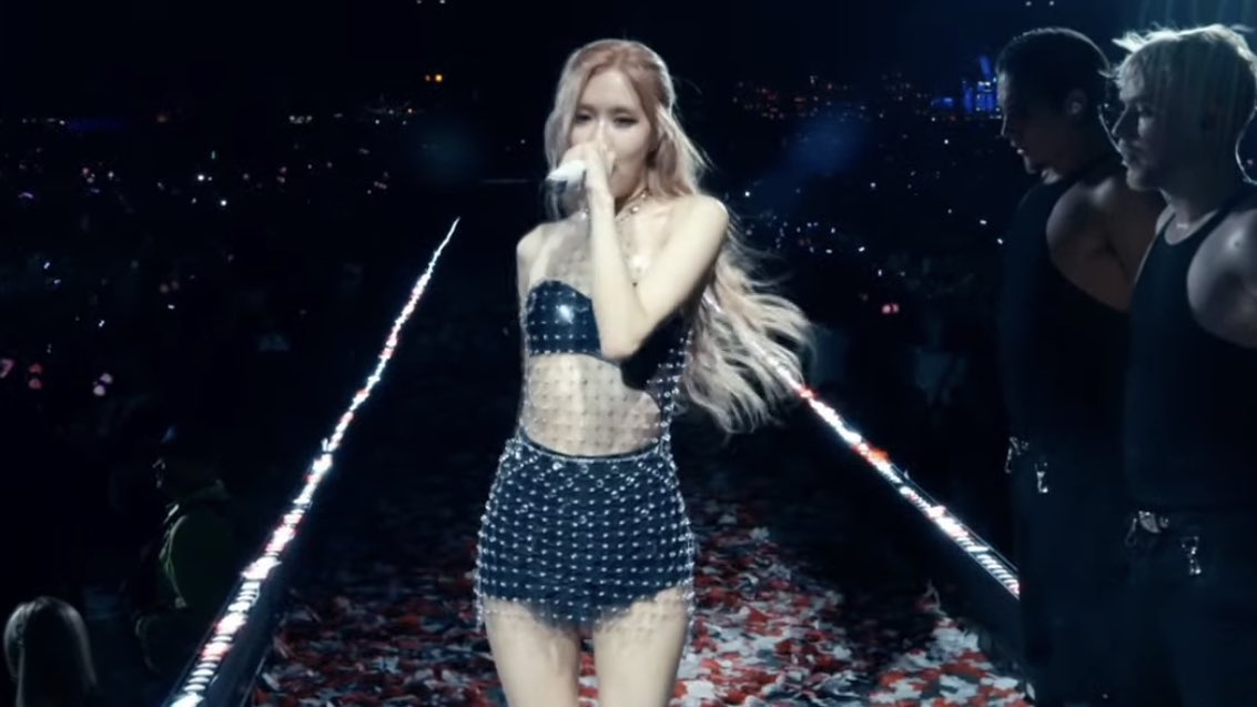 roseyarchive's tweet photo. ROSÉ’S FITS https://t.co/n4Fm3tpByK