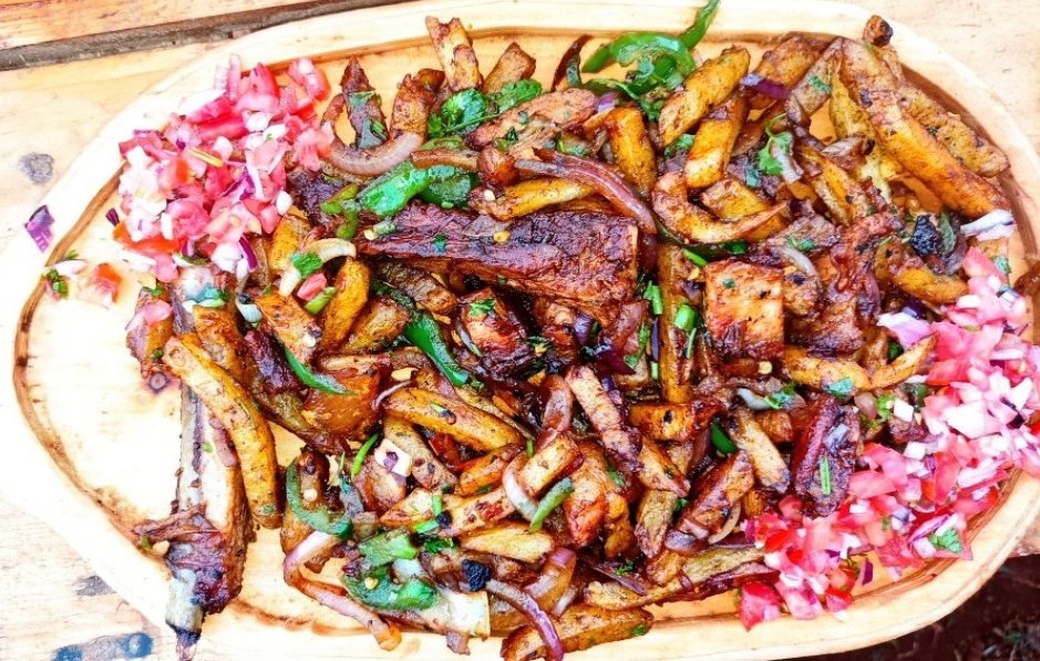 MunchDen's tweet photo. Sundays are for family and friends they say...🤗
.... come rock your Sunday with the best Pork Munchies  @MunchDen 
To order please call 0711968496 https://t.co/TyPD6S8IBT
