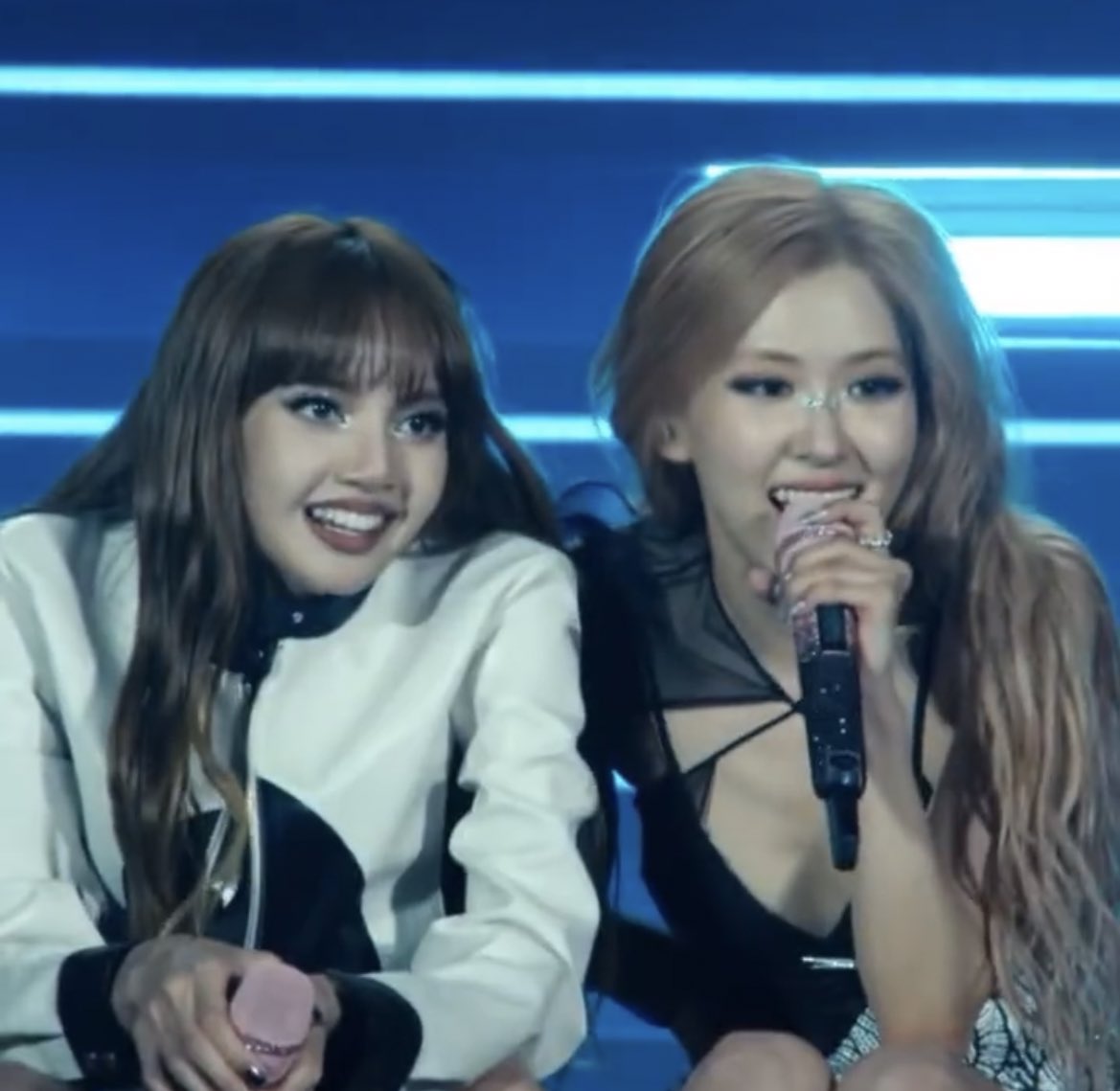 PopCrave's tweet photo. “What the fuck are we doing? We are headlining Coachella. Can you believe this? […] This is absolutely a dream come true for us… us girls who worked really hard all the way from Korea.”

— #BLACKPINK’s #ROSÉ during #Coachella https://t.co/saPXF0EVkZ