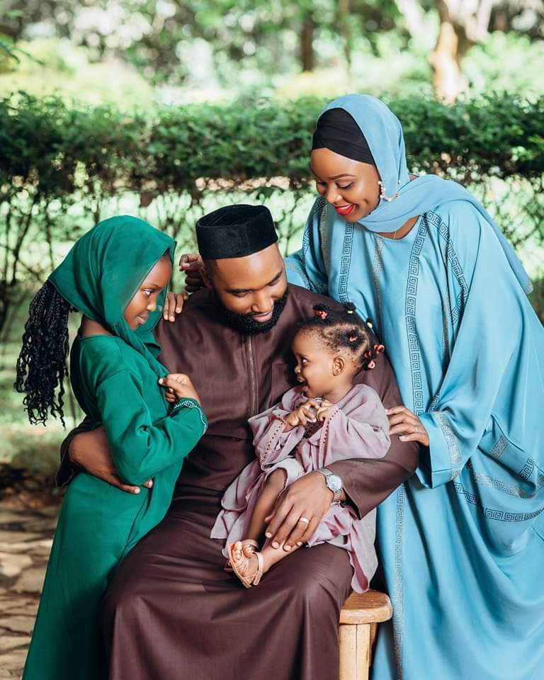 REMAUG1's tweet photo. Bannange we invited you guys but most of you didn't turn up🤭....but anyways let's be friends again 🙈Pilau is just Pilau 
Dynamic wedding photography ✨ https://t.co/Syn4EEK7L8