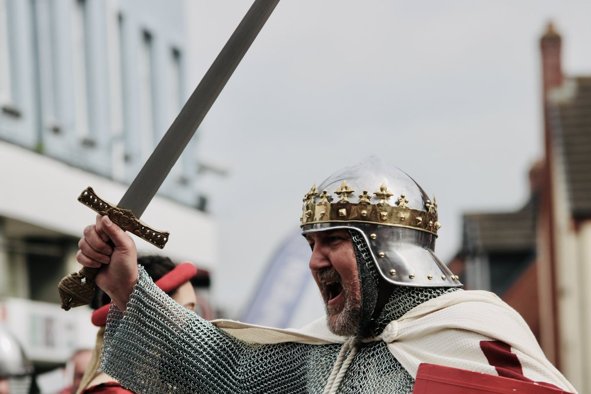 Morning everyone, we had a super time dancing in #Newport yesterday for their St George’s Day celebrations. As always a fab day. Thank you for inviting us <a href="/allaboutnewport/">All About Newport ⭐️</a>. Great to meet some lovely Twitter friends there too. 👍😊🙏🪗💃🕺