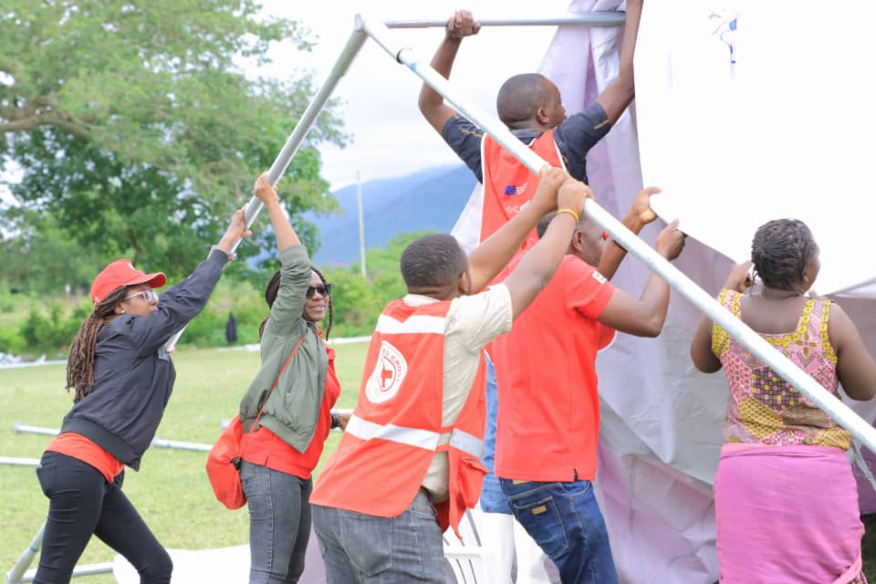 UgandaRedCross's tweet photo. With support from @eu_echo and partners @RodeKruis @IOM_Uganda @IFRCAfrica @roteskreuzat, we are strengthening capacities of DDMCs such as @KaseseUg through simulation exercises as part of preparing communities for the adverse effects caused by floods, and how to manage them.
1/3 https://t.co/ArV8ciJKPk