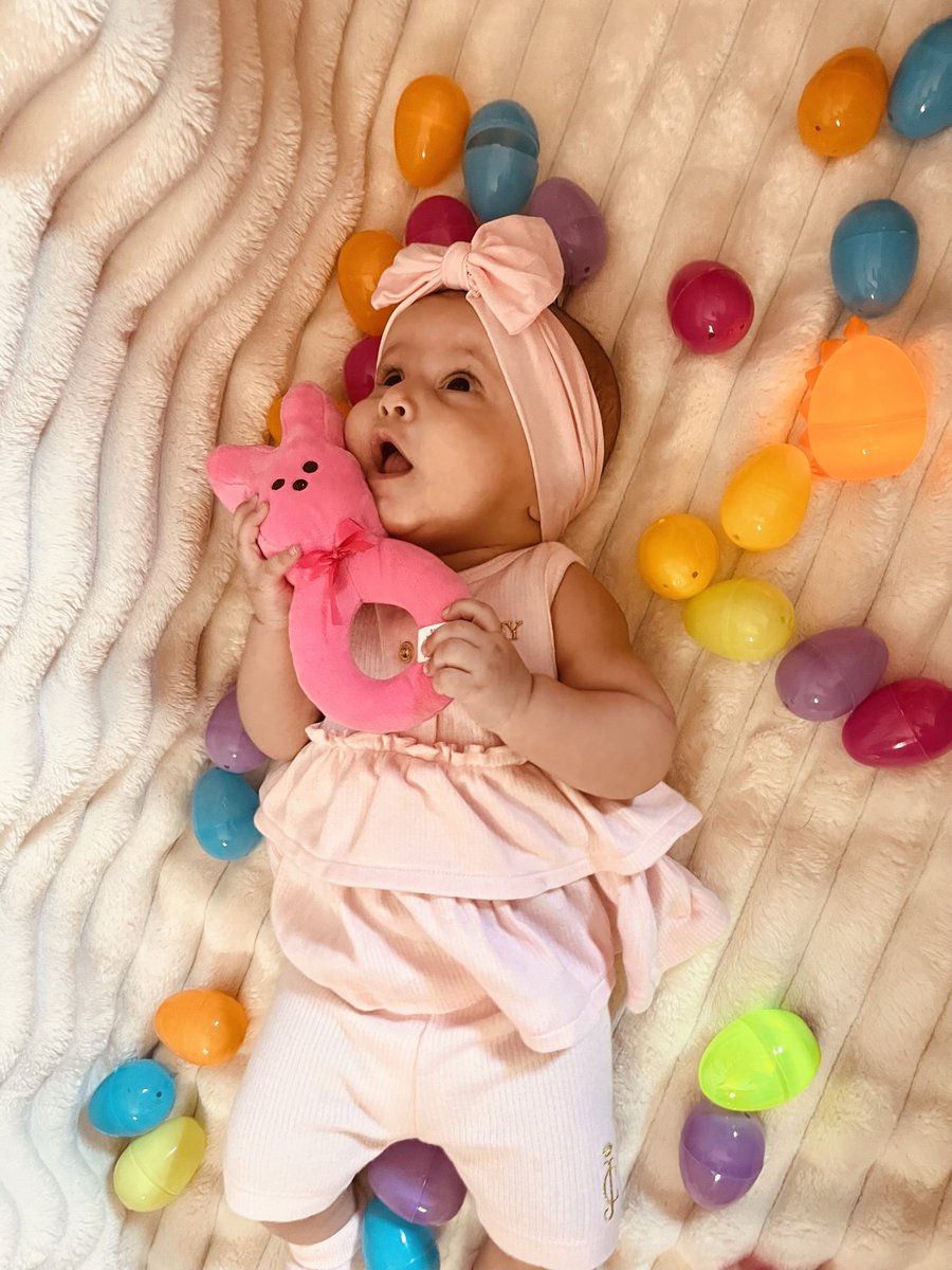 xonessx's tweet photo. Before I forget again 🐰🐇🥚 https://t.co/s0H2AgttFk