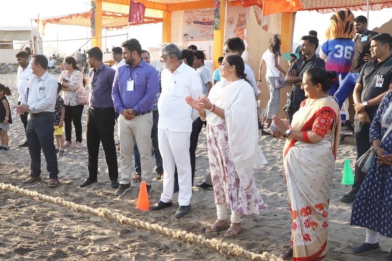 BhanubenMLA's tweet photo. સૌરાષ્ટ્ર - તમિલ સંગમ અનુસંધાને સોમનાથ ખાતે રાજ્ય સરકારના રમત ગમત વિભાગ દ્વારા બંને પ્રદેશોના ખેલાડીઓ વચ્ચે વિવિધ બીચ સ્પોર્ટ્સ ટુર્નામેન્ટ ચાલી રહેલ છે.

જેમાં ગઈ કાલે સાથી કેબિનેટ મંત્રીશ્રી @Mulubhai_Bera જીની સાથે ઉપસ્થિત રહી, સૌ ખેલાડીઓને પ્રોત્સાહિત કર્યા.

#STSangamam https://t.co/Z7jvmRTjZ8