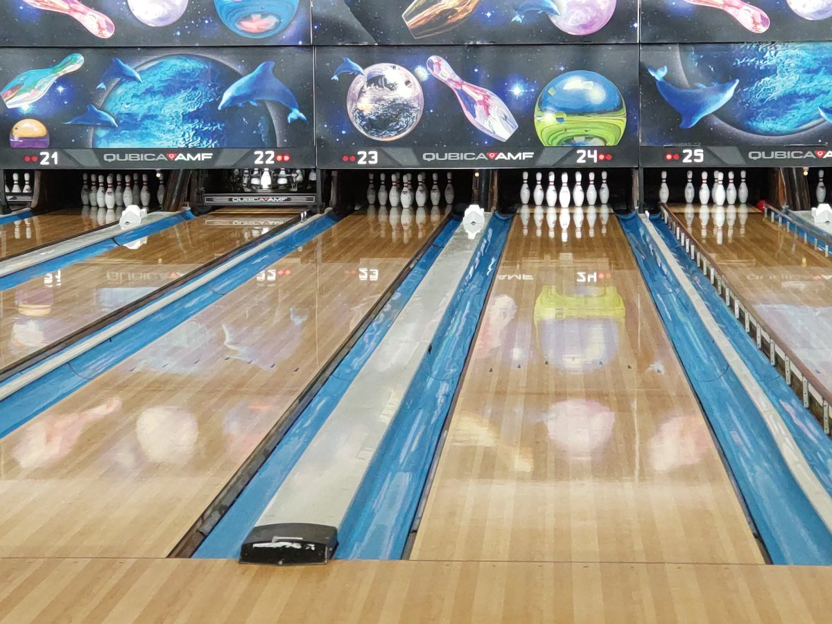 daisuke8722's tweet photo. 仕事終わって昼から友達と毎日ボウルでボーリング🎳
久しぶりに投げるけど、やっぱり楽しい(⁠✯⁠ᴗ⁠✯⁠)
やりたいって人いれば、一緒にやりましょ〜(⁠≧⁠▽⁠≦⁠)
#浜松
#ボーリング
#楽しい
#友達と
#毎日ボウル https://t.co/0Ld27UvZNb