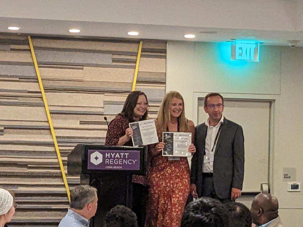 MLGumz's tweet photo. The #GumzLab was beyond excited and so honored to receive the paper of the year award at the APS Renal Dinner! 🤩@APSPhysiology @AJPRenal #APSSummit2023 @hannahmcostello @DoumaPhD @Alex_Juffre @smasten0 @Roiger_13 #UFPandA #CICMD @UFMedicine #kidneyclocks https://t.co/mGWNlzAfUL
