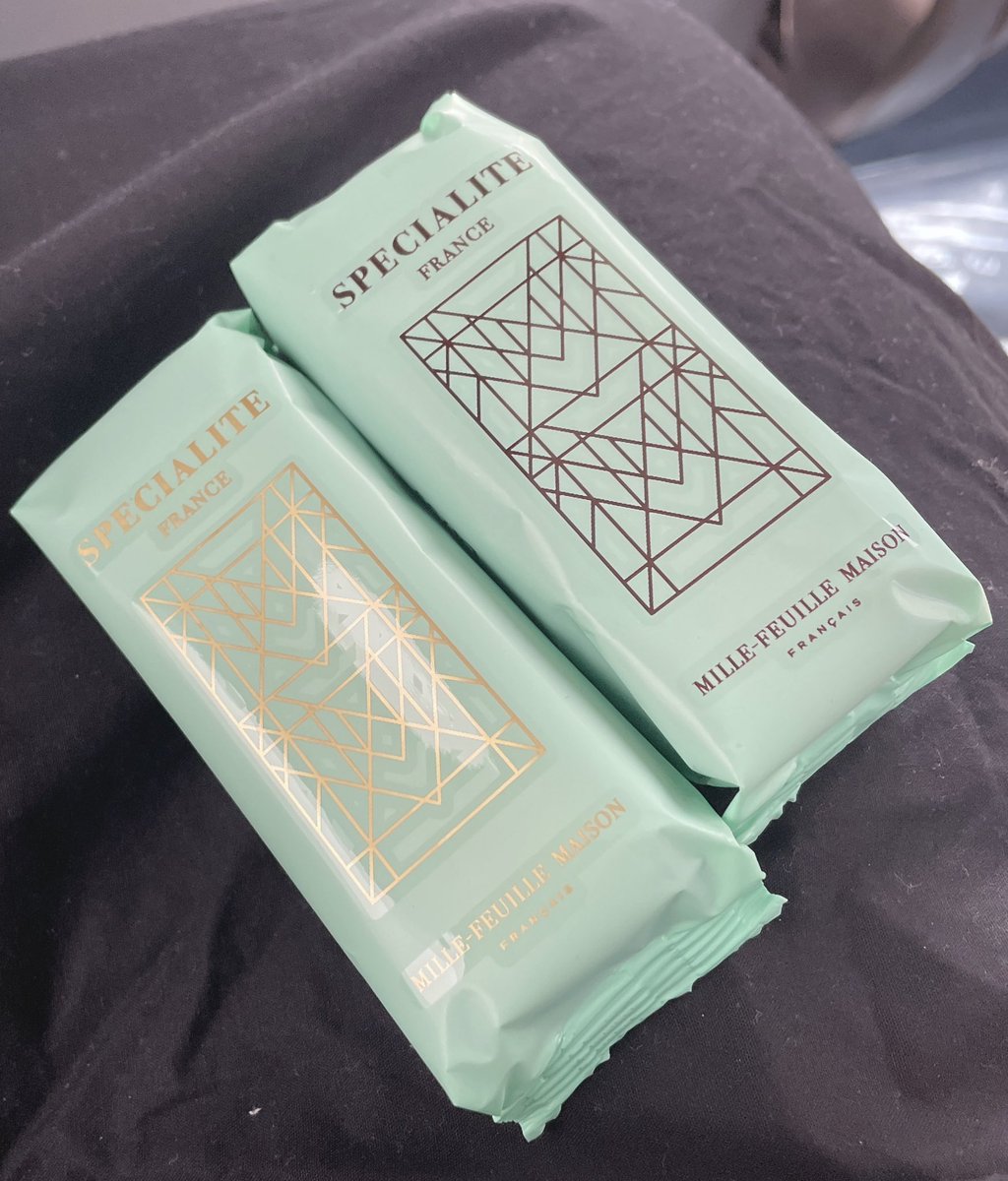 RIYU0324's tweet photo. 今日は、お昼1番お仕事予約ありがとうございます😊

お菓子たくさん頂きました。 https://t.co/oqRzalzIfq
