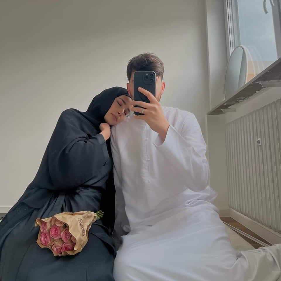 يومًا مَا بِرفقة صالحٍ نأمنُ معهُ ع الدِّين والدُّنيا معا ♡