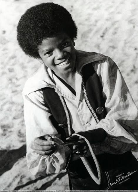 michael's smile :) (@jacksonssmiie) on Twitter photo 