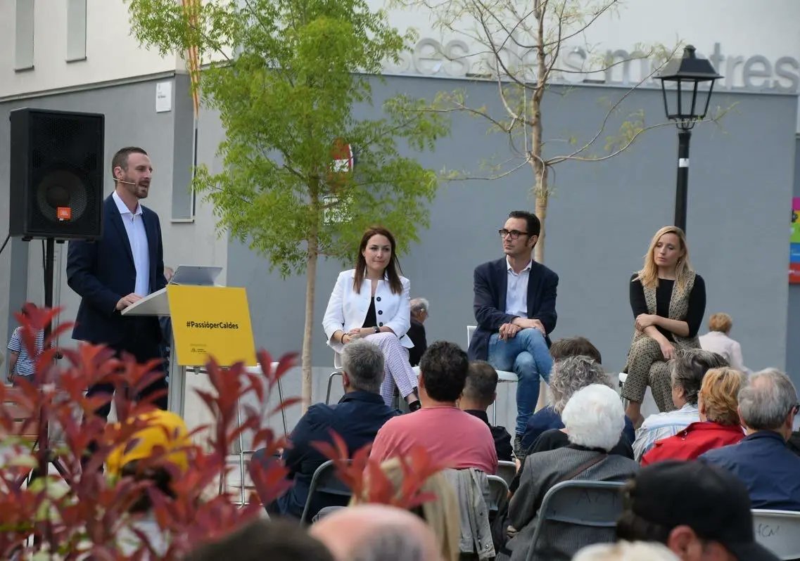 IsidrePineda's tweet photo. Creiem fermament en el potencial de Caldes!!

Els republicans i les republicanes no només som una candidatura, representem un projecte que és aquí per transformar. Som els que fem que les coses passin. 

Sentim #PassióPerCaldes! https://t.co/wrUyQ2njKe