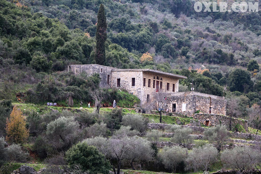 onefineart's tweet photo. Which houses do you prefer... Modern or Old Houses? Visit https://t.co/UEwoOzYnD7

#modern #old #oldvsmodern #modernvsold #houses #mylebanon #discoverlebanon #livelebanon https://t.co/1XOip3IUJp