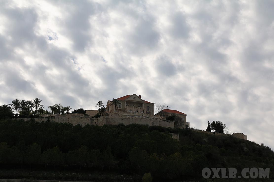 onefineart's tweet photo. Which houses do you prefer... Modern or Old Houses? Visit https://t.co/UEwoOzYnD7

#modern #old #oldvsmodern #modernvsold #houses #mylebanon #discoverlebanon #livelebanon https://t.co/1XOip3IUJp