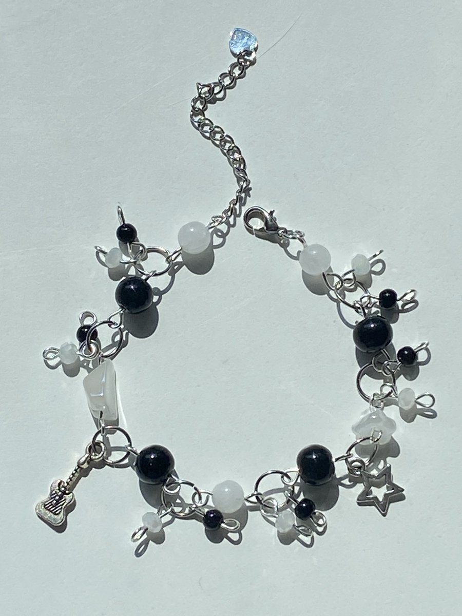 talayheart's tweet photo. price : 85 baht ( 16 cm + 5 cm )

comment anything to cf 

#กําไลลูกปัด #สร้อยข้อมือ #สร้อยข้อมือลูกปัด #สร้อยคอลูกปัด #สร้อยลูกปัด #ตลาดนัดsanrio #พวงกุญแจคิตตี้ #พวงกุญแจลูกปัด https://t.co/tVAJdjYB94