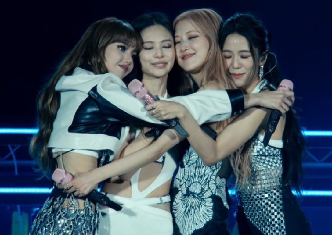 Lilimini098's tweet photo. ทุกคนเก่งที่สุดเลย

BOSSPINK LISA COACHELLA
#LisachellaReturns 
#BLACKPINKxCoachella https://t.co/Vpo8rmHPYH