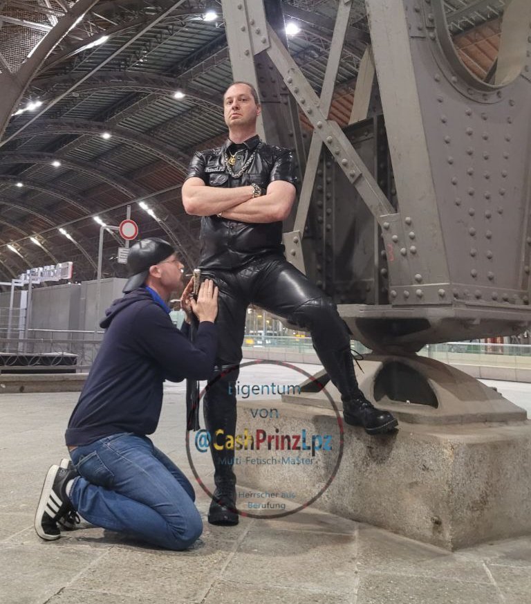 Alphamastergermany On Twitter Slave Worship My In Central Train Station 