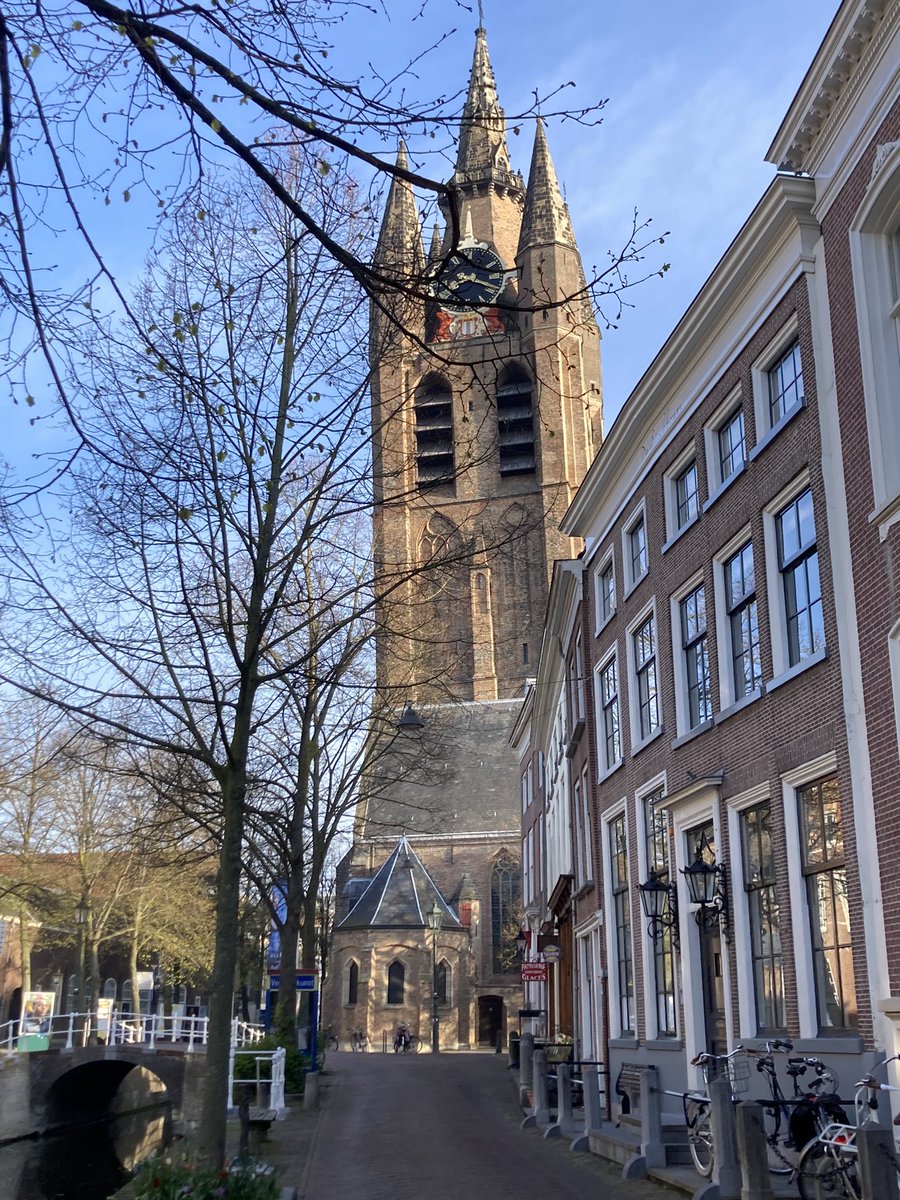 VanBijsterveldt's tweet photo. Delft in de vroege morgen, mooier is er niet! 💙 https://t.co/YIEyAKlqDe