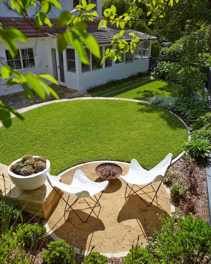thinkoutsidegar's tweet photo. It’s Firepit time in Sydney. Garden by @thinkoutsidegardens  #firepits #fire #fireplace #firepit #firepitseason #winter #marshmallow #greenery #landscape #landscapearchitecture #arch #architecture #garden #gardendesign #gardenfeatures #gardensofinstagram #home #homedecor https://t.co/1gEqAOrmMR