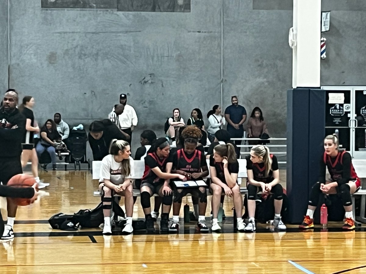 This is Kiana all day. She just took a major fall in the game, not sure if she was going to go back in. Wanted to make sure her SA Hoops Elite Fam had a complete understanding of the plays. I'm so proud of baby girl. Sky's the limit for this young queen.