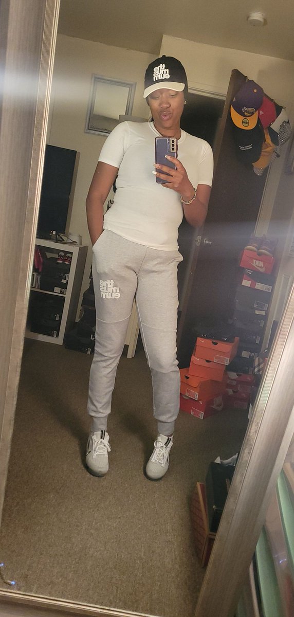 TrueBeauty804's tweet photo. Just because ✌🏾 https://t.co/966XLVAy6u