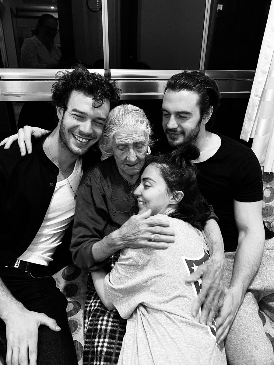 Falta alguien en esta foto. 🥲