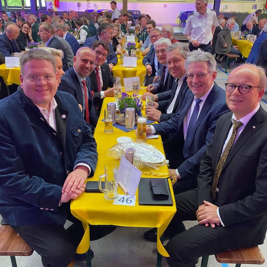 50 Jahre #Stemwede - eine rundum gelungene Veranstaltung in #Levern. Herzlichen Dank an den #Bürgermeister der Gemeinde Stemwede Kai Abruszat und sein Team für dieses klasse Fest.

@TweetsFuerMiLK <a href="/mindentweets/">Minden Tweets</a> <a href="/espelkamptweets/">Espelkamp Tweets</a> <a href="/luebbecketweets/">Lübbecke Tweets</a> <a href="/badoeyntweets/">Bad Oeynhausen Tweets</a>