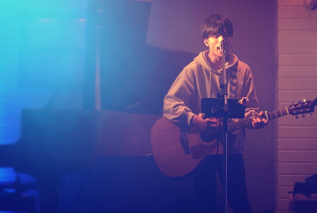 MOJO_MOJA's tweet photo. 【2023.4.22(sat)
『Acoustic Night』】
ダイジェスト②
ACT: 大石リトル啓太/miyatch(from八戸)/小久保隼 (※出演順) 
#mojomoja #モジョモジャ
#宮代 #埼玉 
#ライブハウス #アウトドアスタイル 
#弾き語り
#Live_digest #ライブ写真
#音楽のある生活 
#miyatch https://t.co/Z4HY9bVgbo