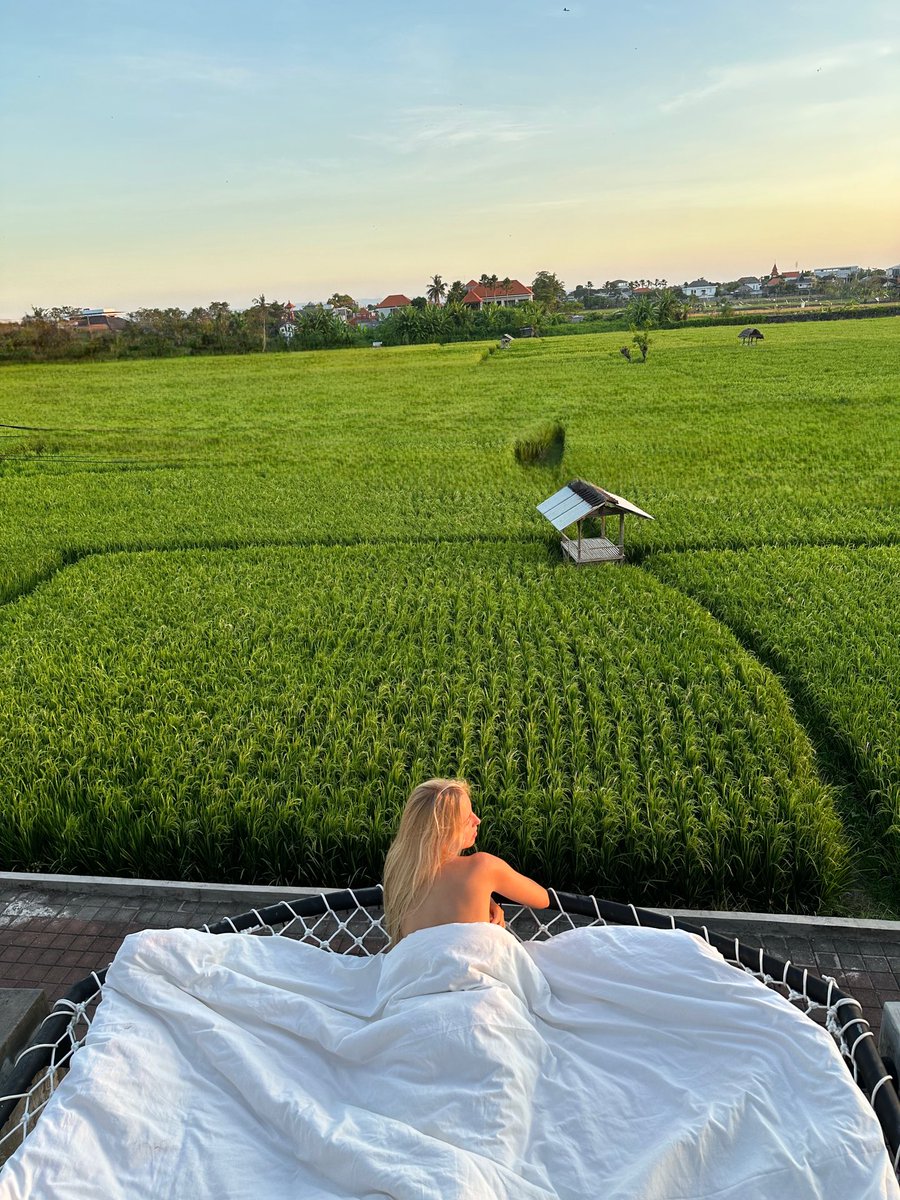 BeaOlalla_'s tweet photo. Bali. https://t.co/UpaJA3v8xL
