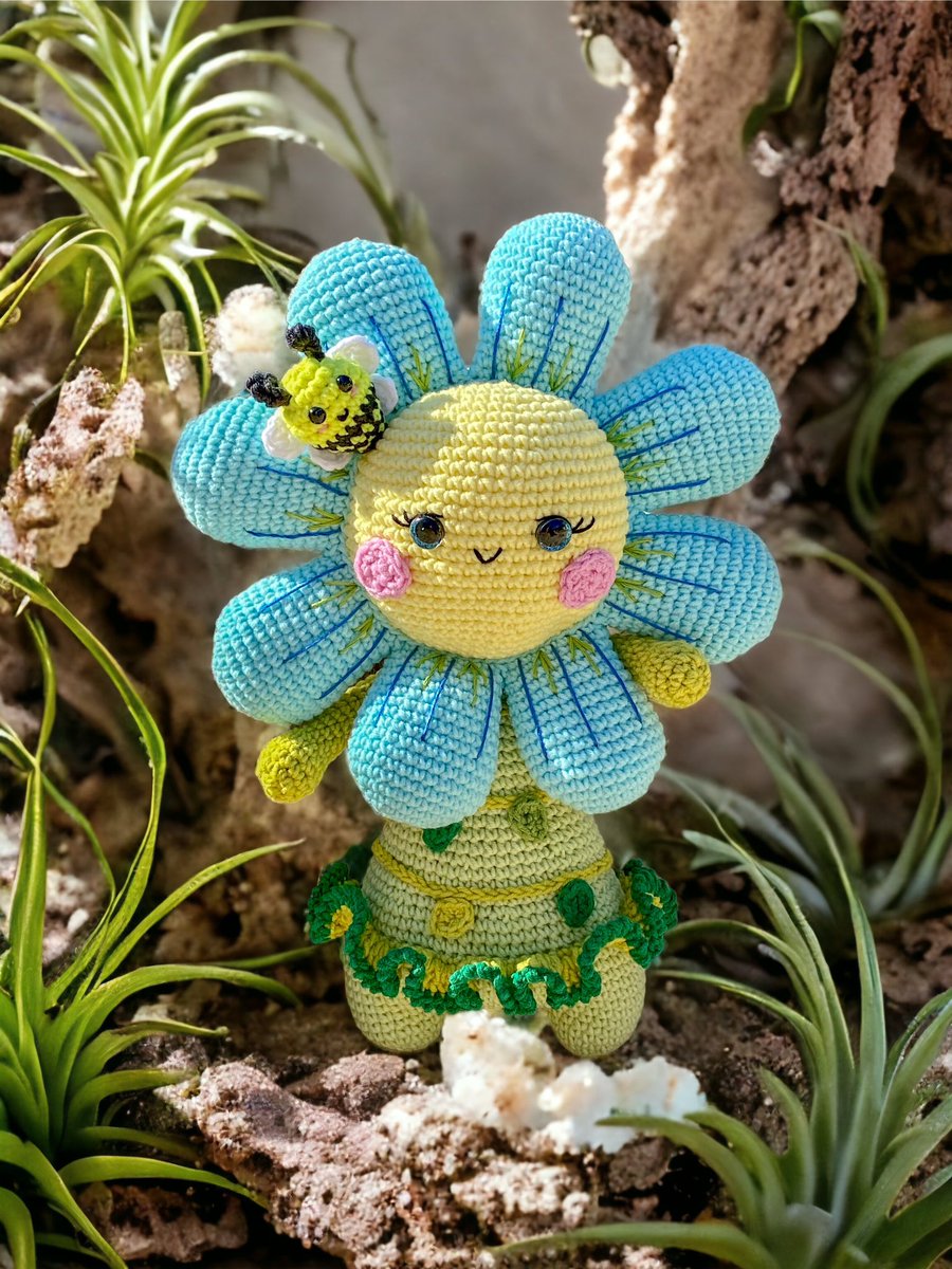 You’re blooming great
#crochetbytheresa #theresascrochetjourney #theresascrochethook #crochetpreneur #crocheting #crochethook #yarnart #handmadewithlove #amigurumi #fiberart #crochetaddict #ilovecrochet #yarnlover #hooked #crochetstitch #crochetflower #flowerpower #springflowers