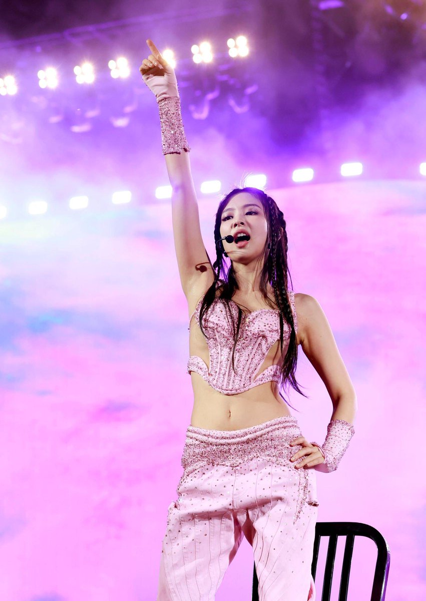 BPGlobalNews's tweet photo. [HD] #JENNIE at Coachella week 2.

Via. Getty Images (no watermark)
#BLACKPINKxCoachella #PINKCHELLA @BLACKPINK https://t.co/q4Rr7uV51c