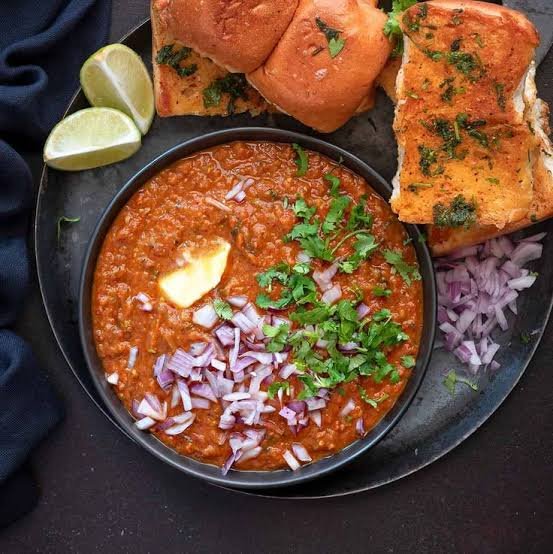 Arts_of_India's tweet photo. || Pav Bhaji ||
Read here: https://t.co/HYy8V4VqgJ
#pavbhaji #maharashtralocalfood #indianlocalfood #traditionalfood #streetfoodofindia #localstreetfood #snacks #spices #food #mumbaipavbhaji #maharashtrapavbhaji #indiansnacks #chefsofindia #artistsofindia #artsofindia https://t.co/bzTXanQhN1